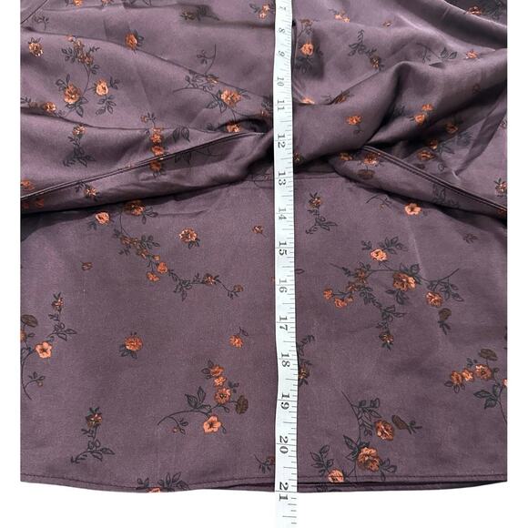 ASTR The Label Twist Front Floral Satin Keyhole Balloon Sleeve Top Plum, 
XL - Picture 8 of 9